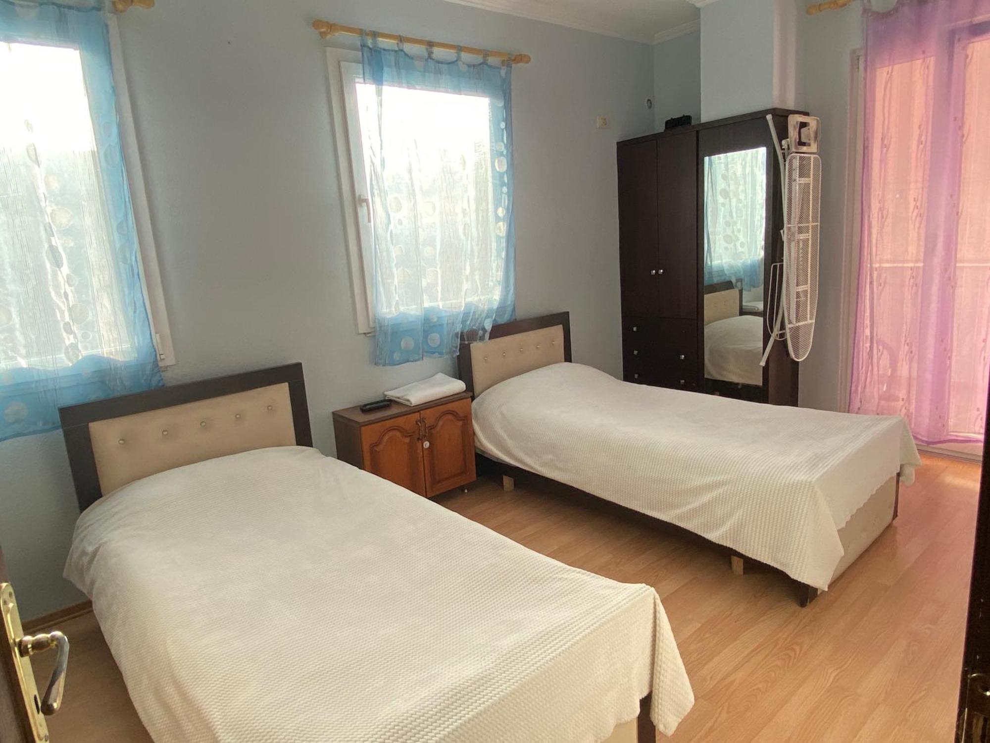 Comfortable 2-Br For 4 Tirana Buitenkant foto