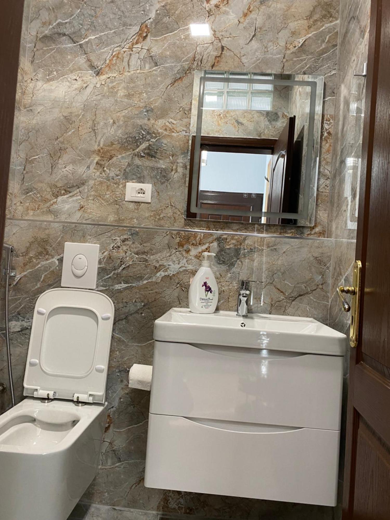Comfortable 2-Br For 4 Tirana Buitenkant foto
